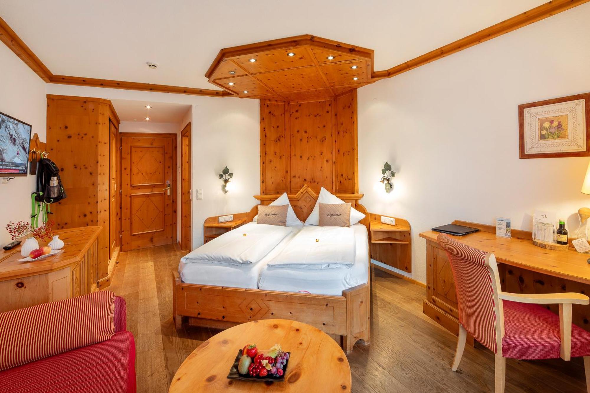 Aktivhotel Alpendorf Санкт-Йохан Экстерьер фото